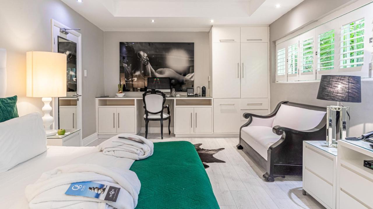 The Glen Boutique & 5*